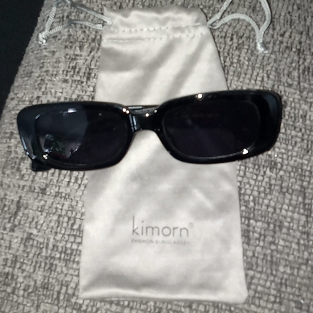Womens Vintage looking Sunglasses
